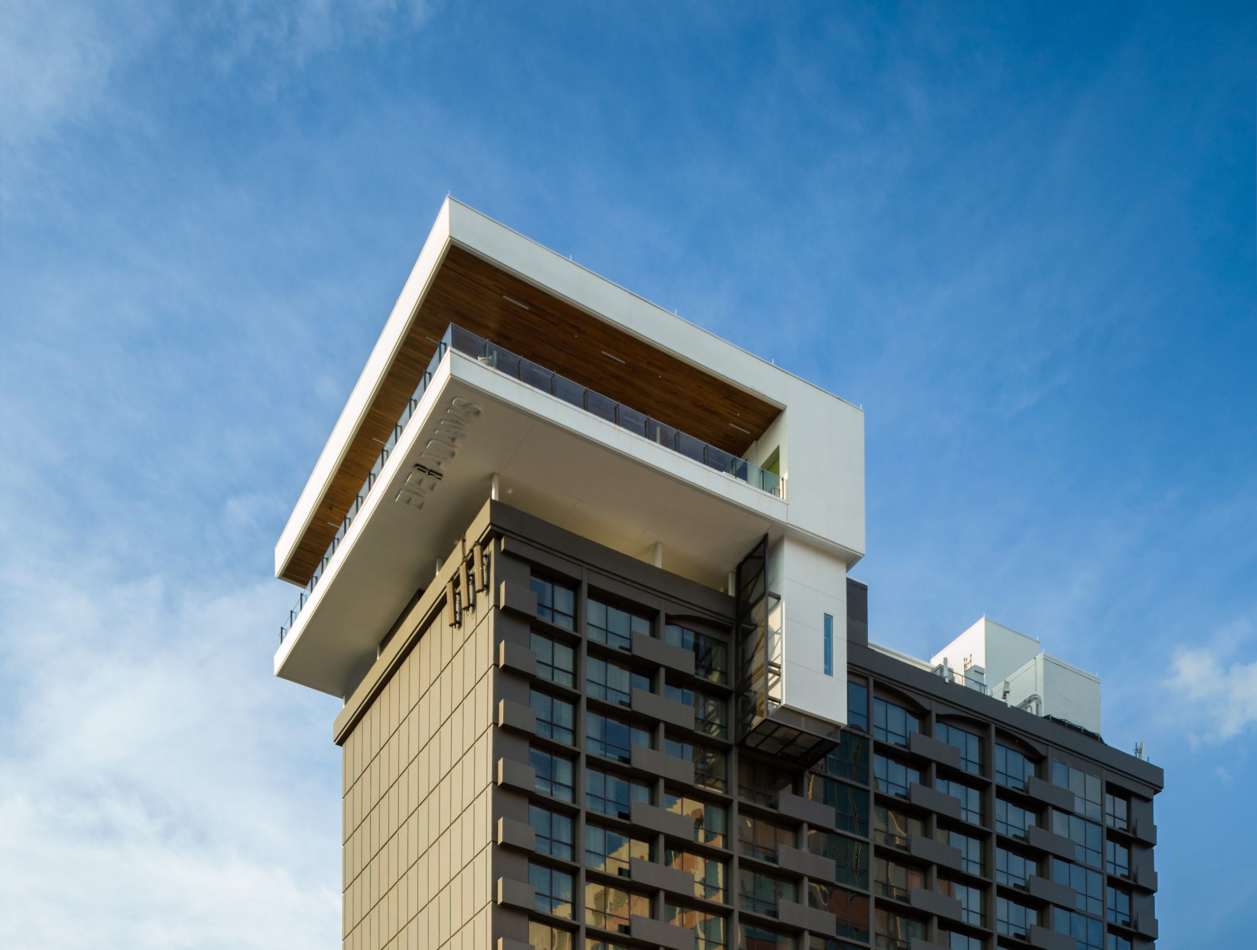 Exterior of Eve on Adams